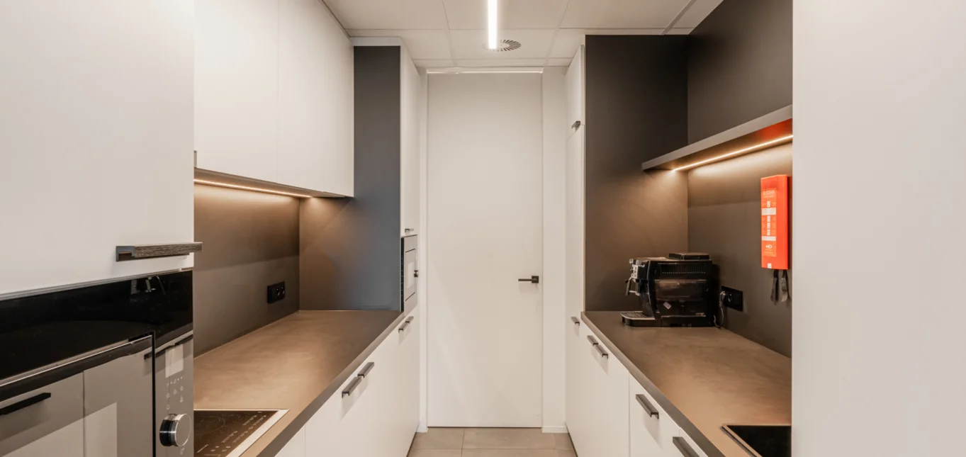 Pilar Shoots Duvivier Dexis LR 43