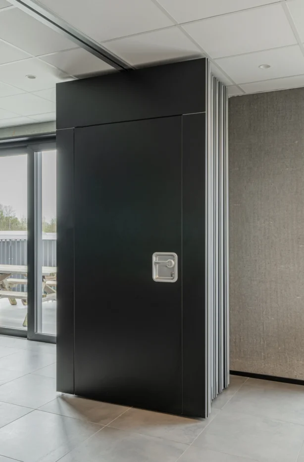 Pilar Shoots Duvivier Dexis LR 31